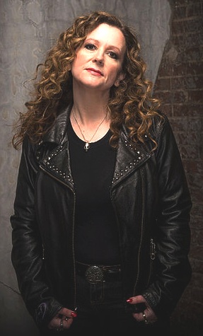 Laurell K Hamilton, Anita Blake vampire hunter phot portrait