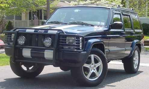 Jeep Cherokee with wide alloy wheels