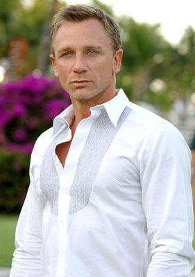 Daniel Craig in Casino Royale white dress shirt