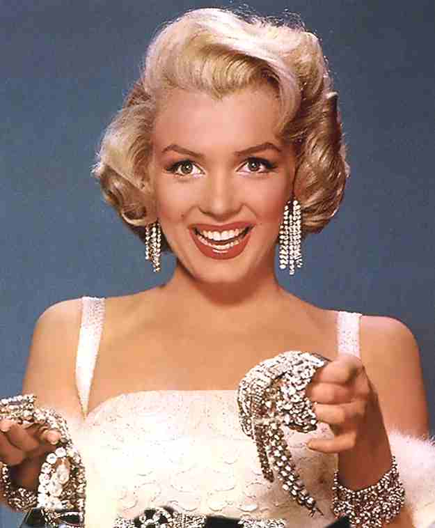 Marilyn Monroe modeling diamonds as girls best friend