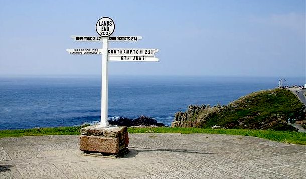 Signpost at Lands End pointing to John o'Groats