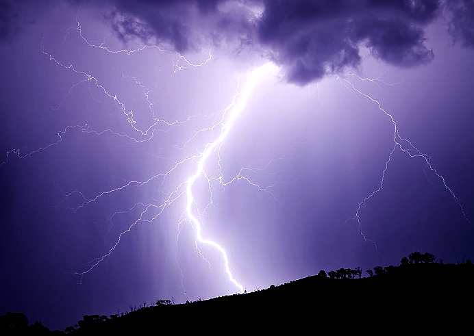 pics of lightning strikes