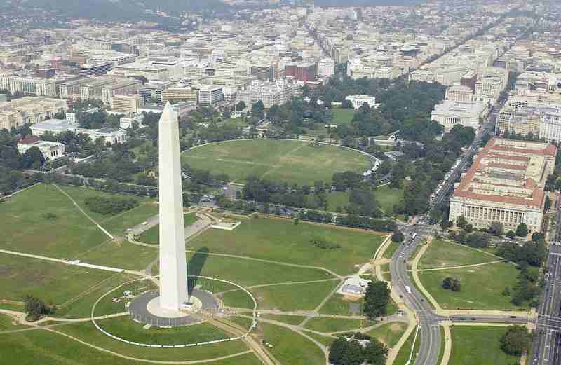 http://www.solarnavigator.net/geography/geography_images/Washington_DC_Monument_White_House.jpg