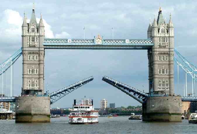 London's Tower Bridge, river thames, England