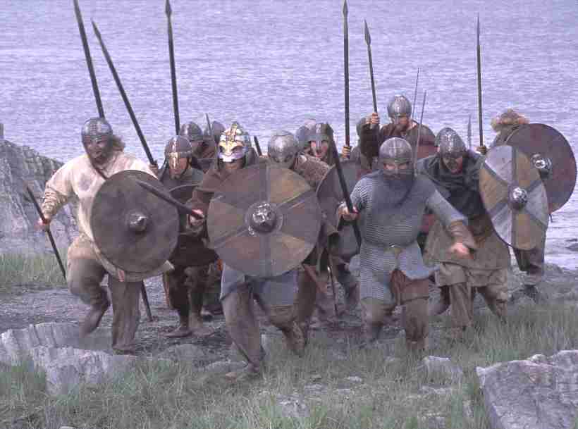 viking_raiding_party_landing.jpg