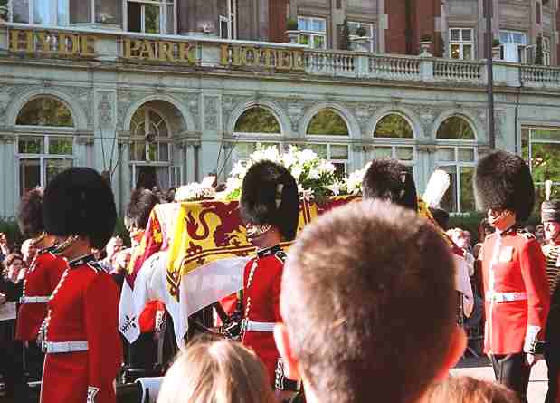 princess diana funeral photos. Princess Diana#39;s coffin borne