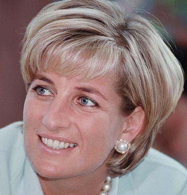 Lady Diana pearl earrings