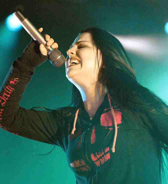 Amy Lee full throttle on the mike Evanescence Amy Lee full throttle on the mike Evanescence