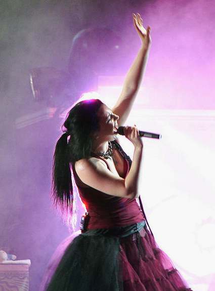 Evanescence performing at a concert in Brazil in 2007 Amy Lee
