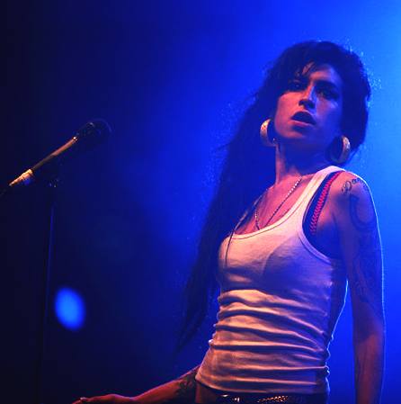 Amy performing at Eurockéennes 2007