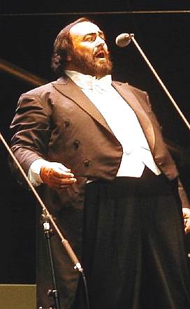 Pavarotti on stage at Marseille 2002