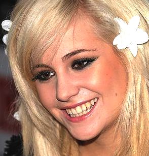 Pixie Lott flower power