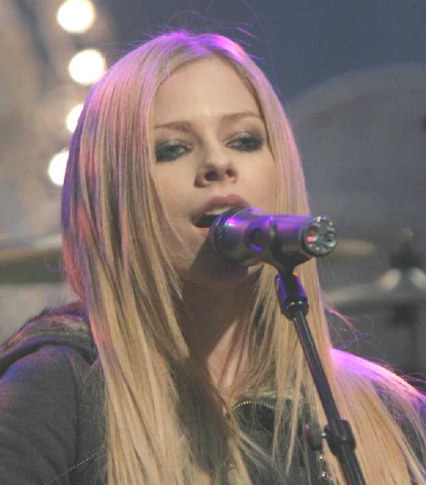 Avril Lavigne on stage performance