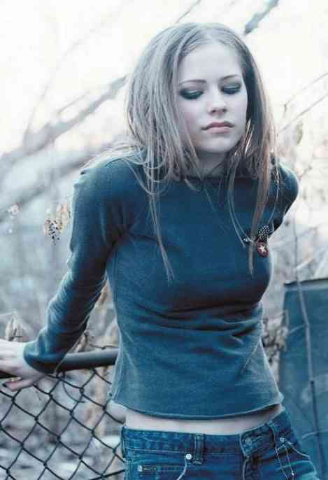 Avril Lavigne in blue jeans