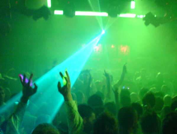 By the late 1970s many major US cities had thriving disco club scenes which By the late 1970s many major US cities had thriving disco club scenes which