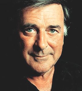 http://www.solarnavigator.net/music/music_images/terry_wogan_portrait.jpg