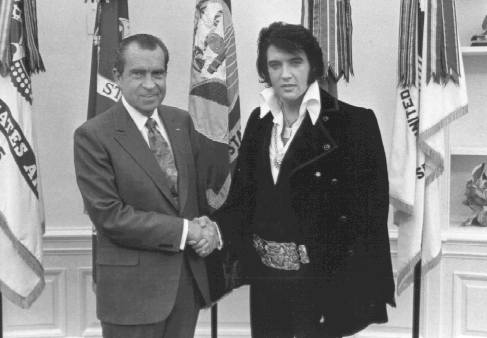 elvis_presley_and_richard_nixon.jpg