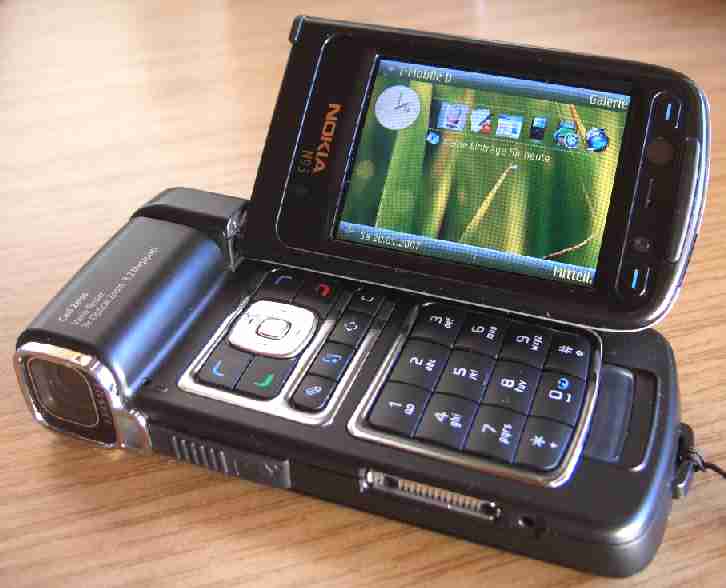 Nokia N39 multimedia mobile phone and carl zeiss camera