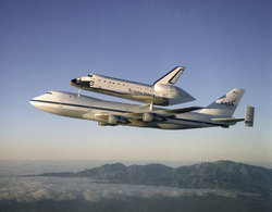 Space Shuttle Atlantis and Boeing 747 carrier