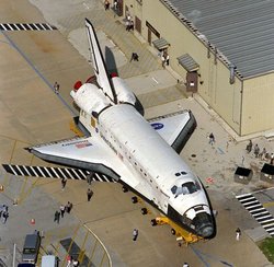 Rollout of the orbiter Discovery, 1998 (NASA)