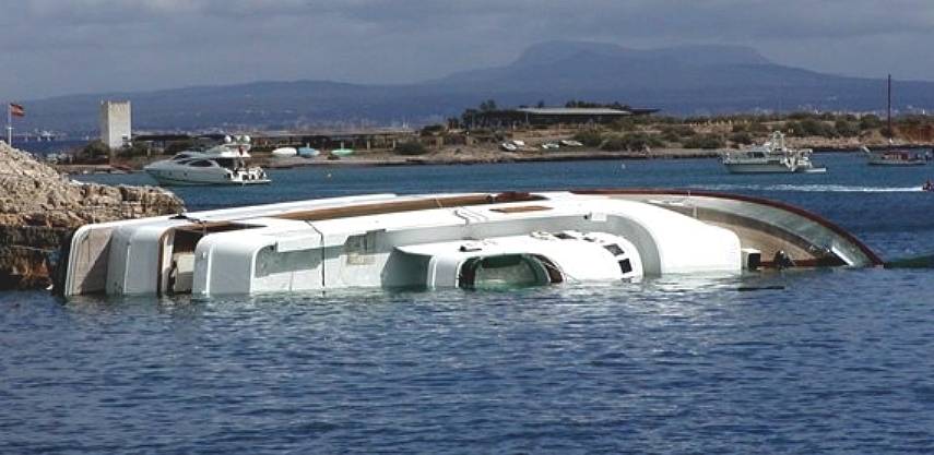 Luxury yacht capsized, insurance total loss cover