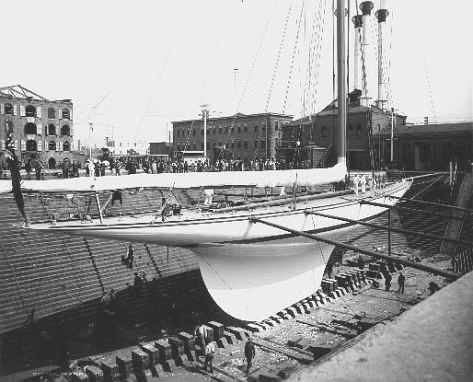 Shamrock III would lose to Reliance in 1903 - Americas Cup