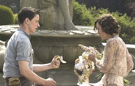 Atonement water fountain scene, James McAvoy and Keira Knightley