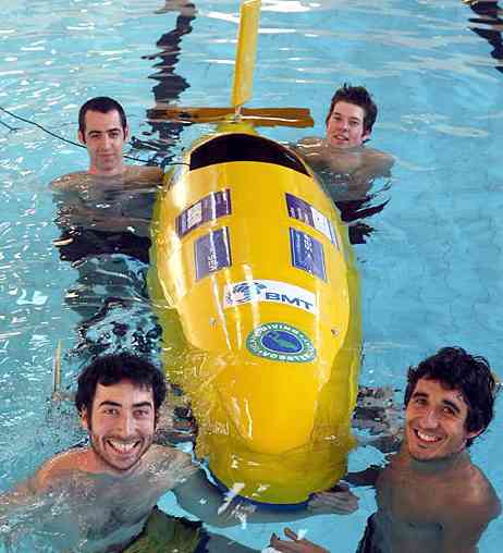 Submarine Bath University 10ft long sub carries one "pilot" who pedals the vessel