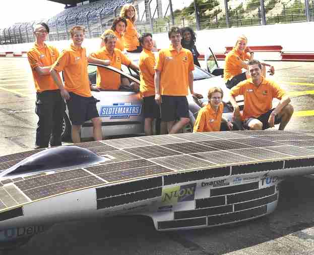 Solar powered car Nuna 3 and Netherland teams members
