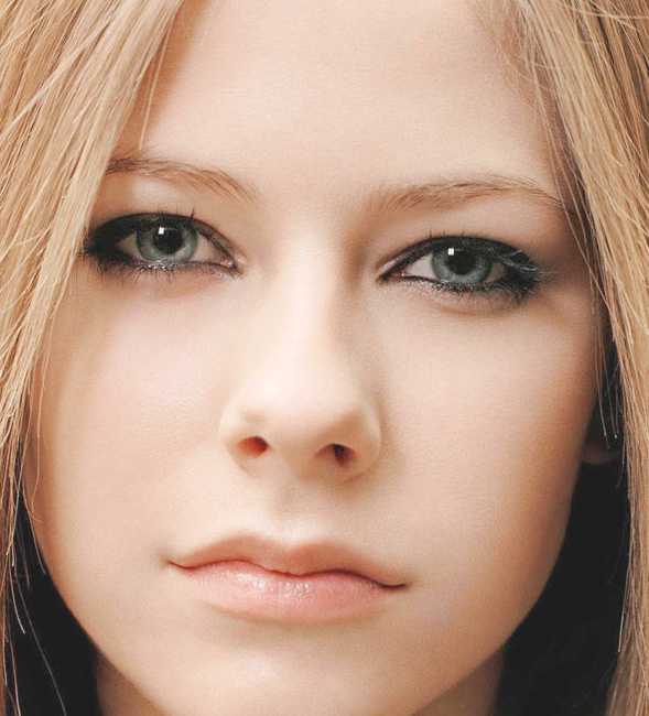 Avril close up