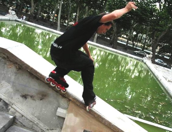 Inline skating street shuffle soul move