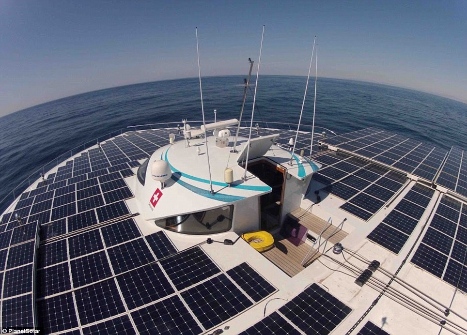 PlanetSolar on the Deepwater Gulf Stream expedition